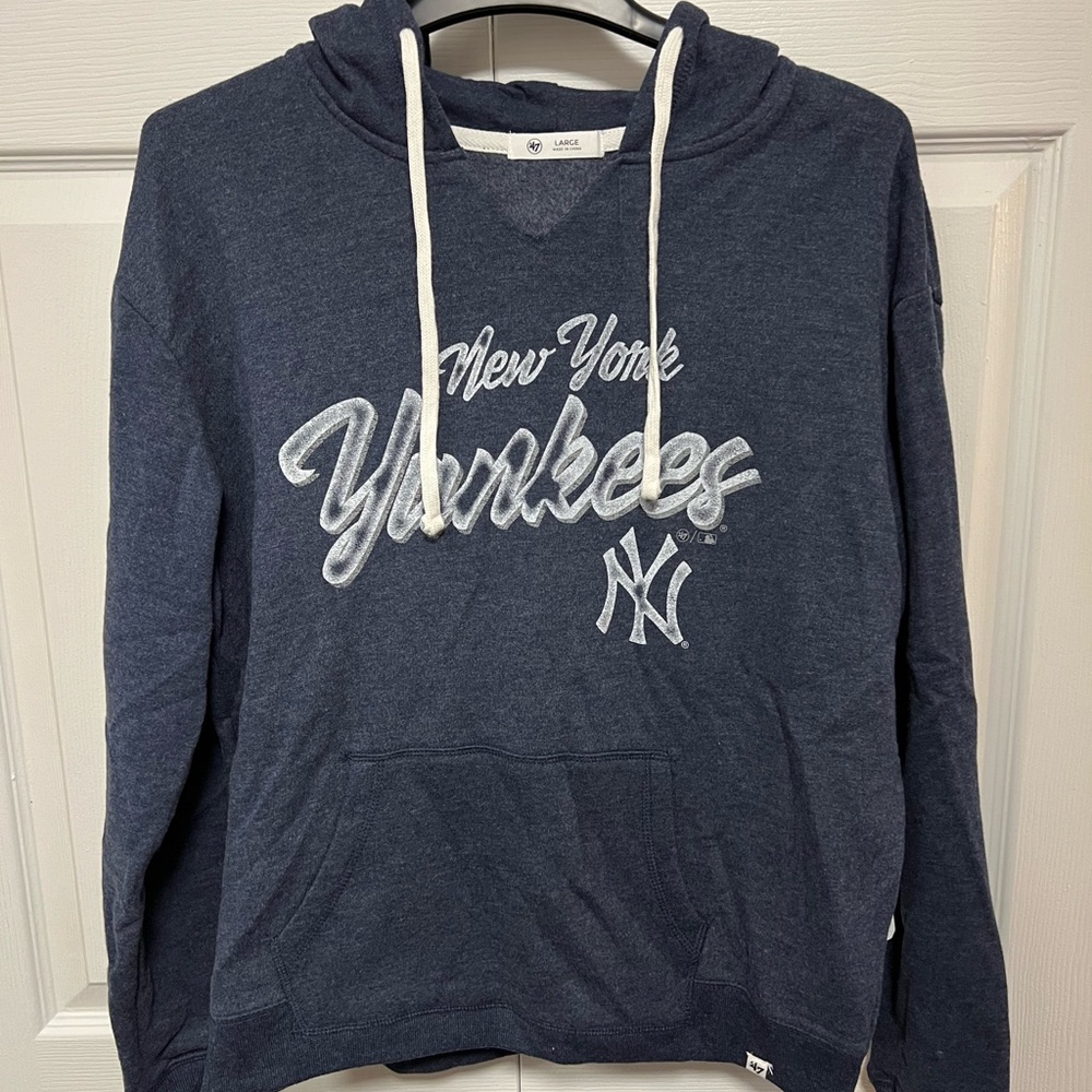 ‘47 Brand Official Women’s Soft Cozy New York Yankees MLB Hoodie | Size LG